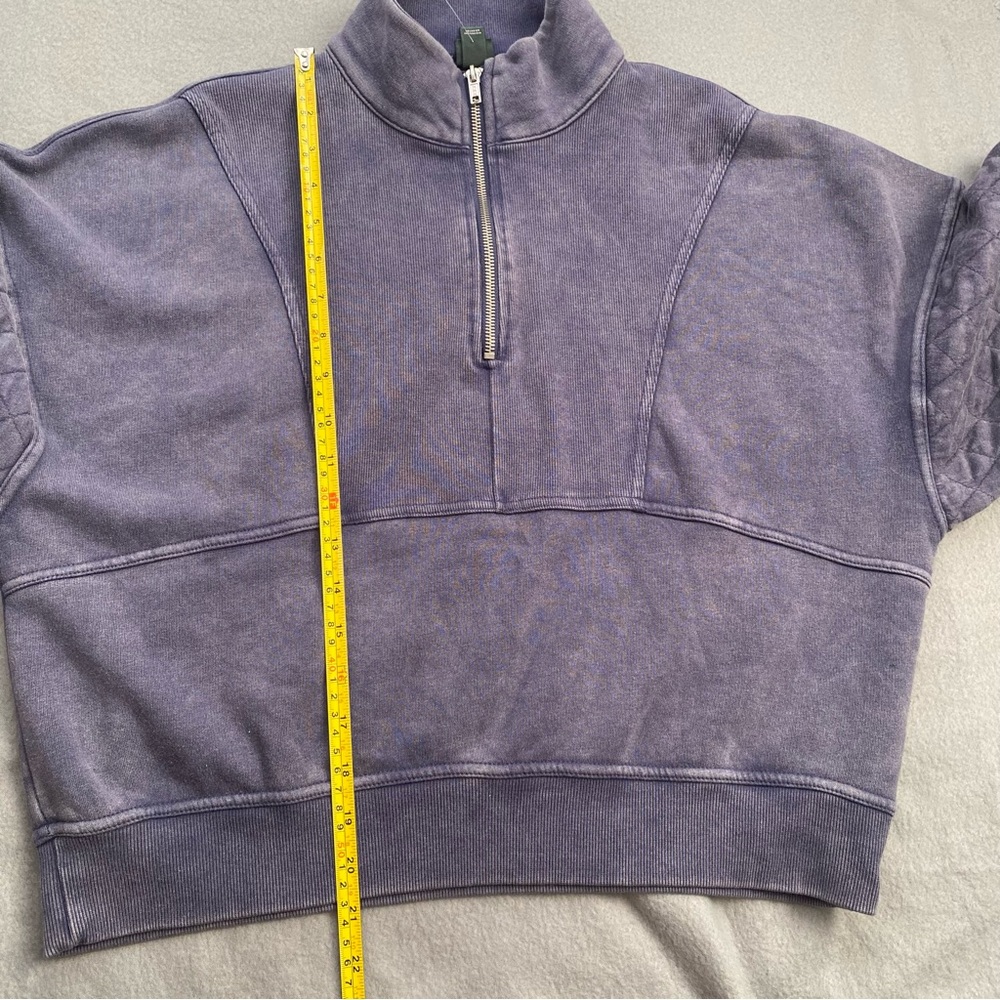 Wild Fable Women's Cropped Sweatshirt Quilted Sleeve 1/4 Zip Blue Distressed M - Picture 10 of 11